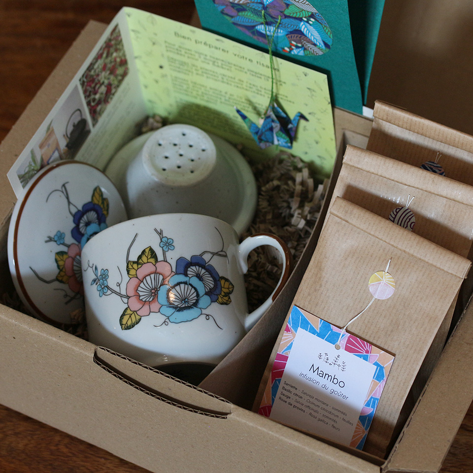 Coffret tisanière n°4 - Bouquet bleu, rose et jaune – Image 2